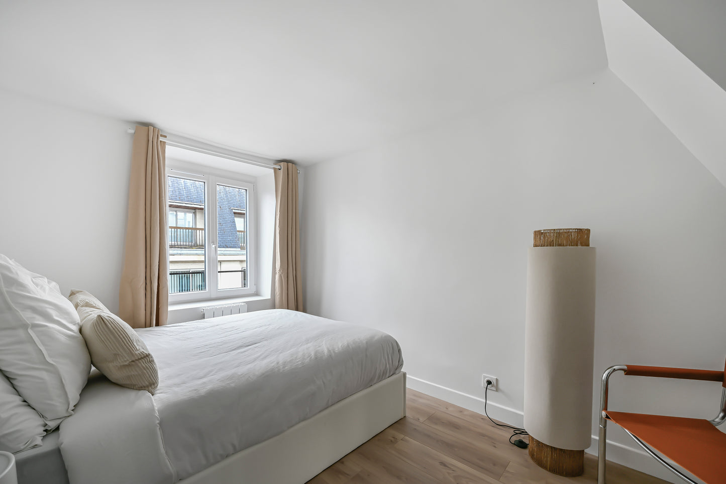 Duplex 2 pièces - PARIS 9ème