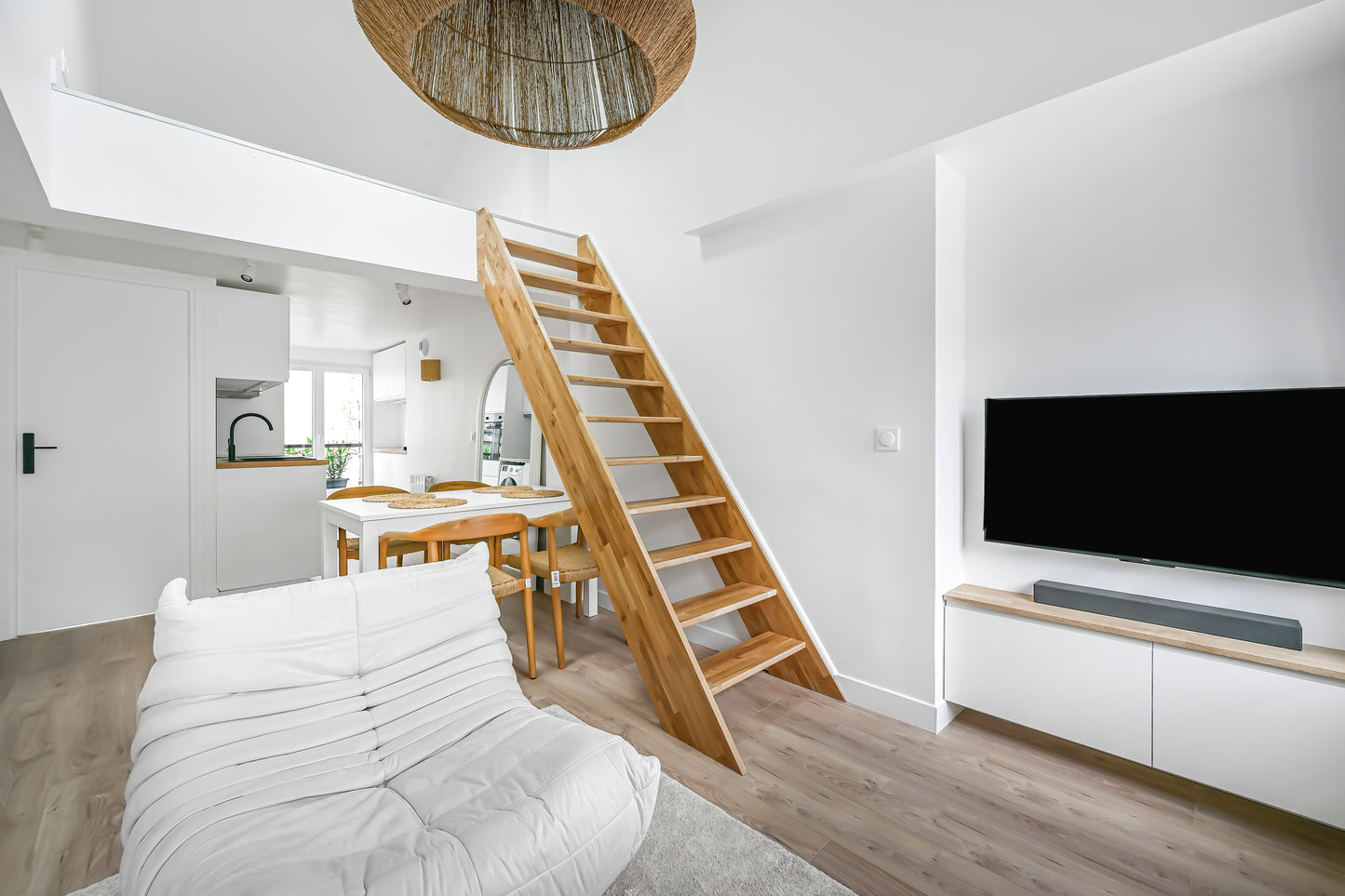 Duplex 2 pièces - PARIS 9ème