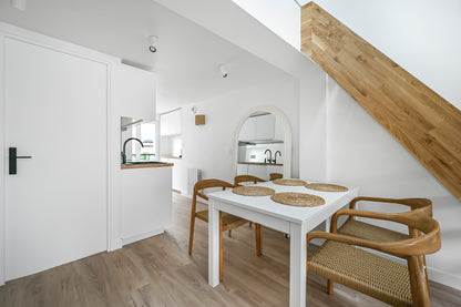 Duplex 2 pièces - PARIS 9ème